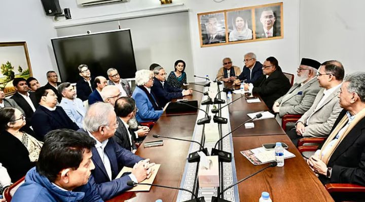 দেশের শীর্ষ ব্যবসায়ী ও শিল্প উদ্যোক্তাদের সঙ্গে বৈঠকে তারেক রহমান